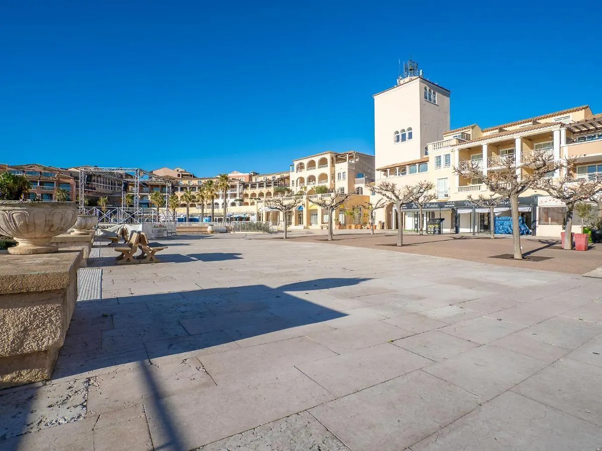 Apartment Village Cap Esterel - Le Village-14 By Interhome Saint-Raphaël 0*,  França